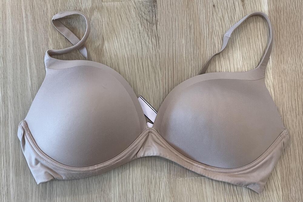 Victoria's Secret T-Shirt Bra Womens Beige Seamless Molded Wireless 36D